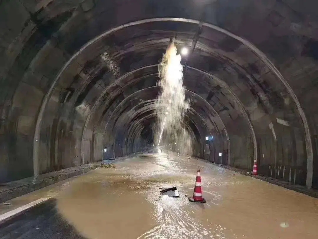 桑日隧道渗水治理